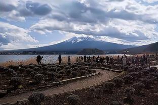 影响力十足！范弗里特14中5得15分16助 最后时刻两助申京取分